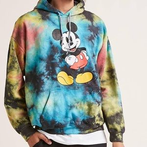 LOOKING TO BUY THIS HOODIE!! IN SM, MD, or LG